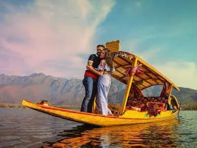 Kashmir Tour Packages For Couples
